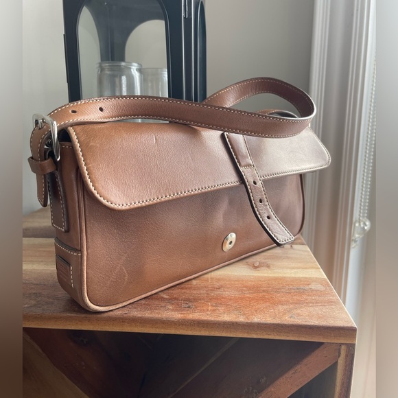 Vintage Coach Saddle Brown Hampton Leather Shoulder Bag - Adjustable Strap - Picture 4 of 16